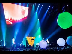 1m 80cm 50cm boules lumineuses LED RVB: parfaites pour les événements de grande foule, les concerts et les festivals de musique