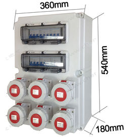 La prise industrielle combinée IP66 32A protègent la boîte contre les intempéries de distribution